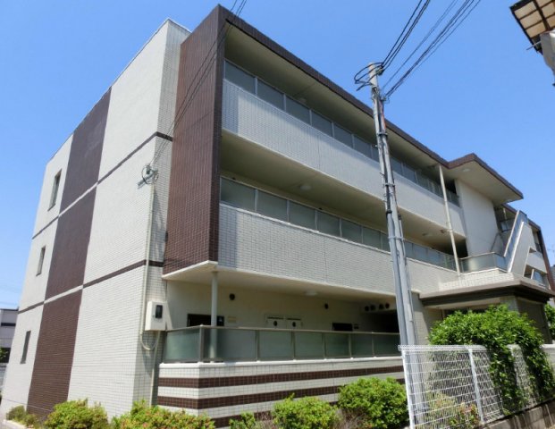 建物外観　落ち着いた雰囲気の外観です