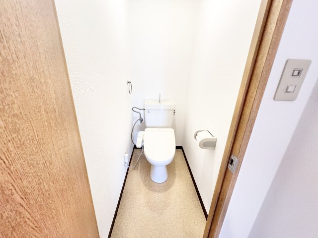 トイレ　※別部屋参考写真