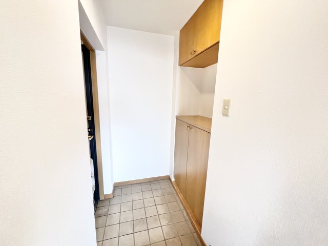 玄関　※別部屋参考写真