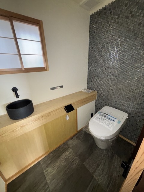 吉田中大路町 戸建のトイレ写真