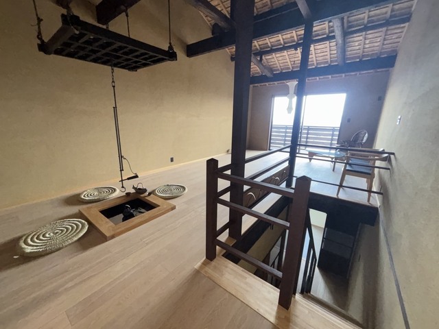 吉田中大路町 戸建の居間写真