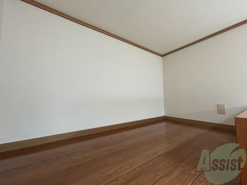 その他部屋・スペース　白さが清潔感を出してくれます。お部屋も明るいですね。