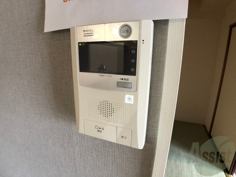 セキュリティ　モニターホンなので来客様の顔が見れます。安心ですね！