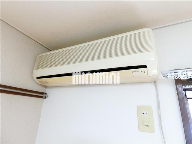 その他設備　洋室にはエアコンが付いています。