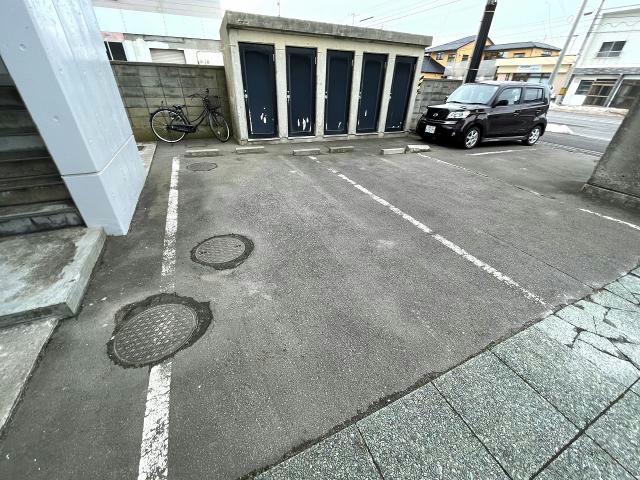 駐車場　駐車場