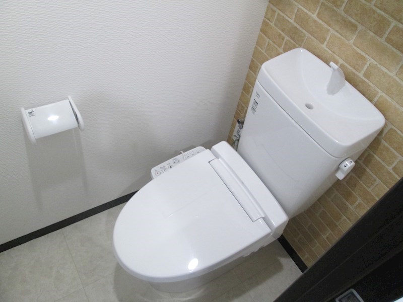 トイレ　温水洗浄・暖房便座