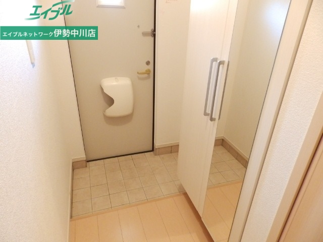 玄関　同物件別室写真