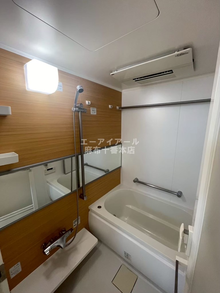 バス・シャワールーム　バス