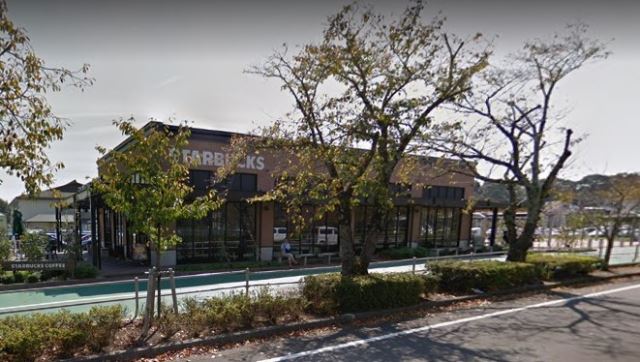 飲食店　スターバックスコーヒー（飲食店）まで910m