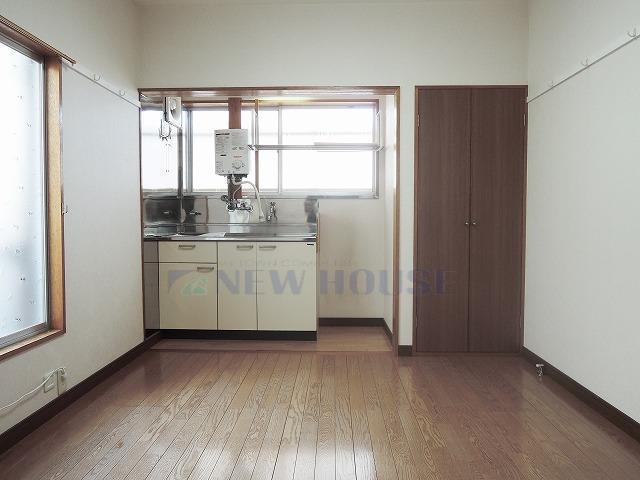 その他部屋・スペース　角部屋のため２面に窓有。風が通ります。