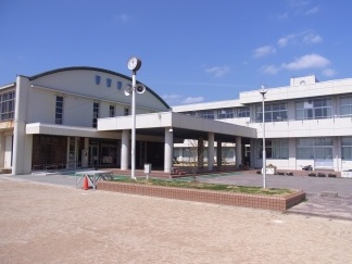 小学校　加東市立東条西小学校（小学校）まで2005m