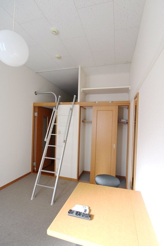 居室・リビング　収納