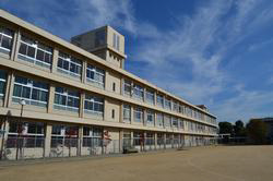 小学校　城北小学校（小学校）まで613m