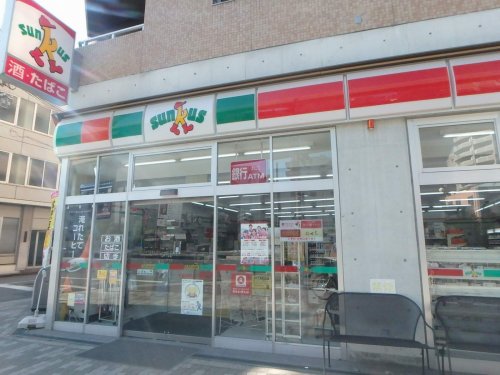 コンビニ　サンクス　大阪新町４丁目店（コンビニ）まで274m