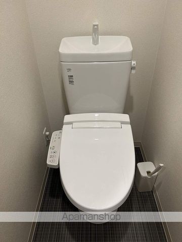 地下鉄御堂筋線 心斎橋駅 徒歩8分 15階建 築9年のトイレ写真