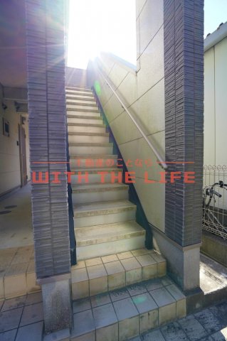 その他共有部分　落ち着いたエントランスです