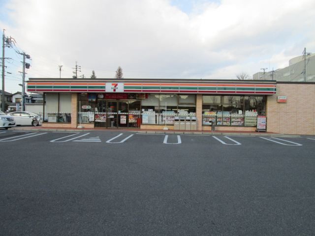 コンビニ　セブンイレブン岡崎竜美西店（コンビニ）まで557m