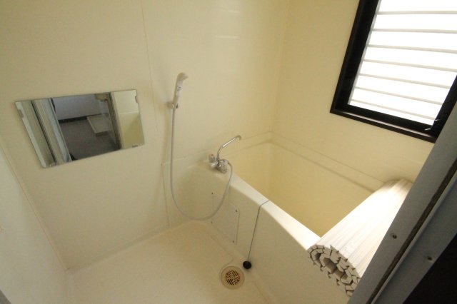バス・シャワールーム　参考（同じ建物の別のお部屋の写真です。現況優先。）