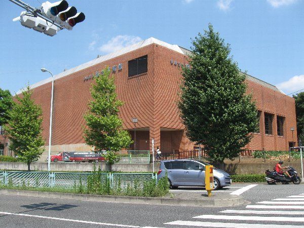 その他　多摩市立総合体育館（その他）まで725m