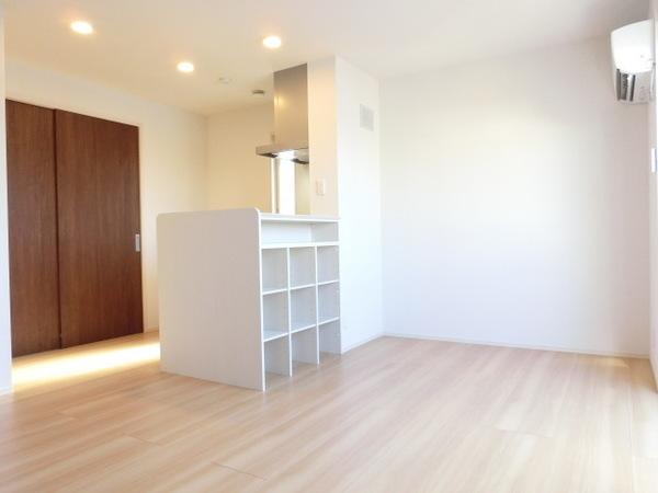 居室・リビング　同施工会社イメージ。