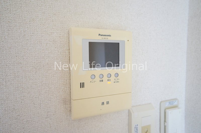 セキュリティ　室内から来訪者を確認できるTVモニターホン付きで安心です。