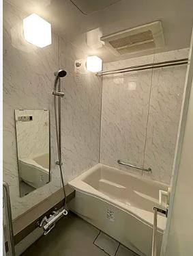 バス・シャワールーム　ゆったり過ごせるお風呂です