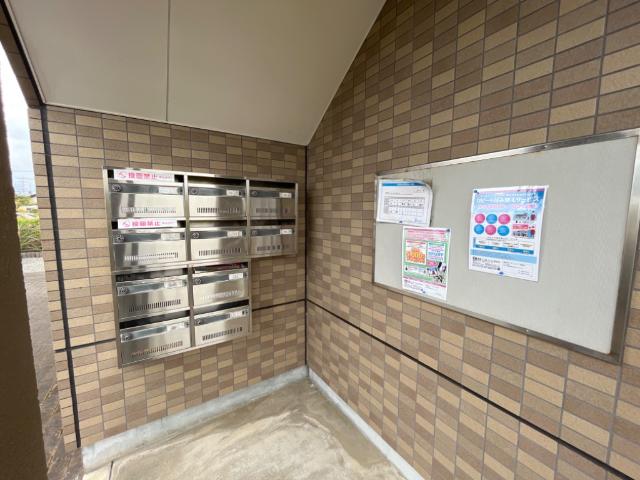 エントランス　外観写真（昼）