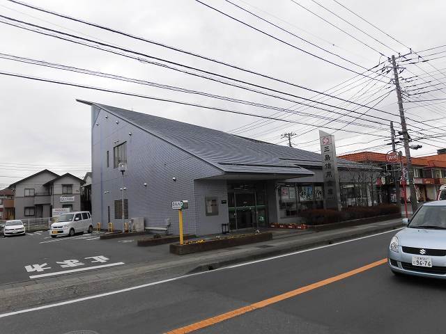 銀行　三島信用金庫松本支店（銀行）まで226m