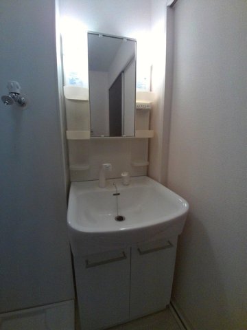 洗面設備　コンパクトで使いやすい洗面所