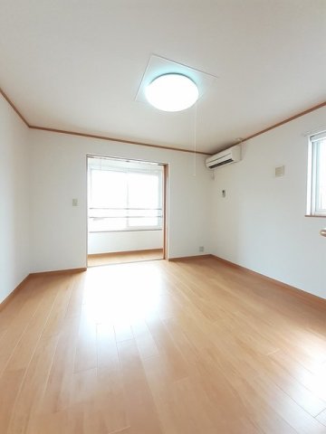 居室・リビング　使いやすい居間です