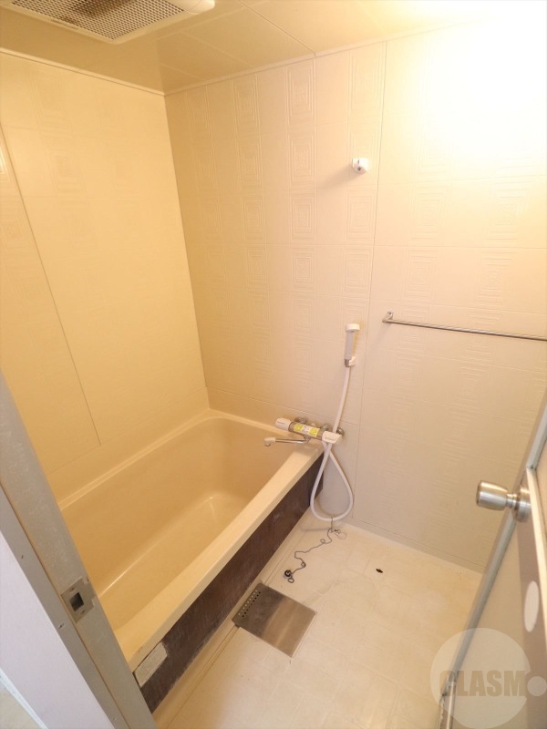 バス・シャワールーム　広いバスルームです