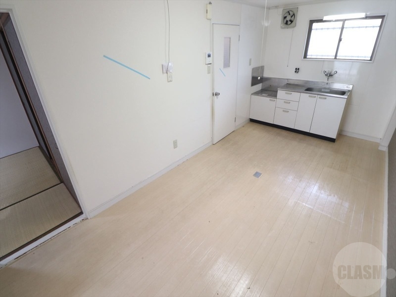 居室・リビング　広々としたリビングルームです