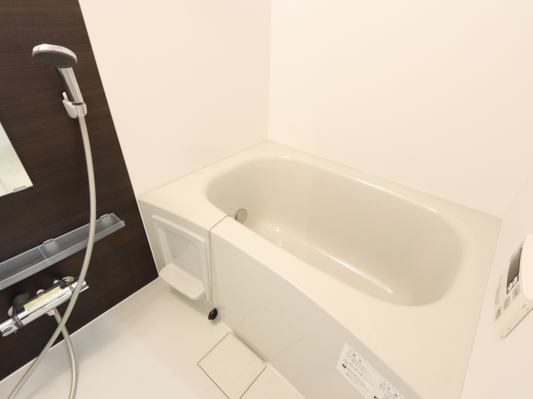 バス・シャワールーム　一日の疲れを癒してください