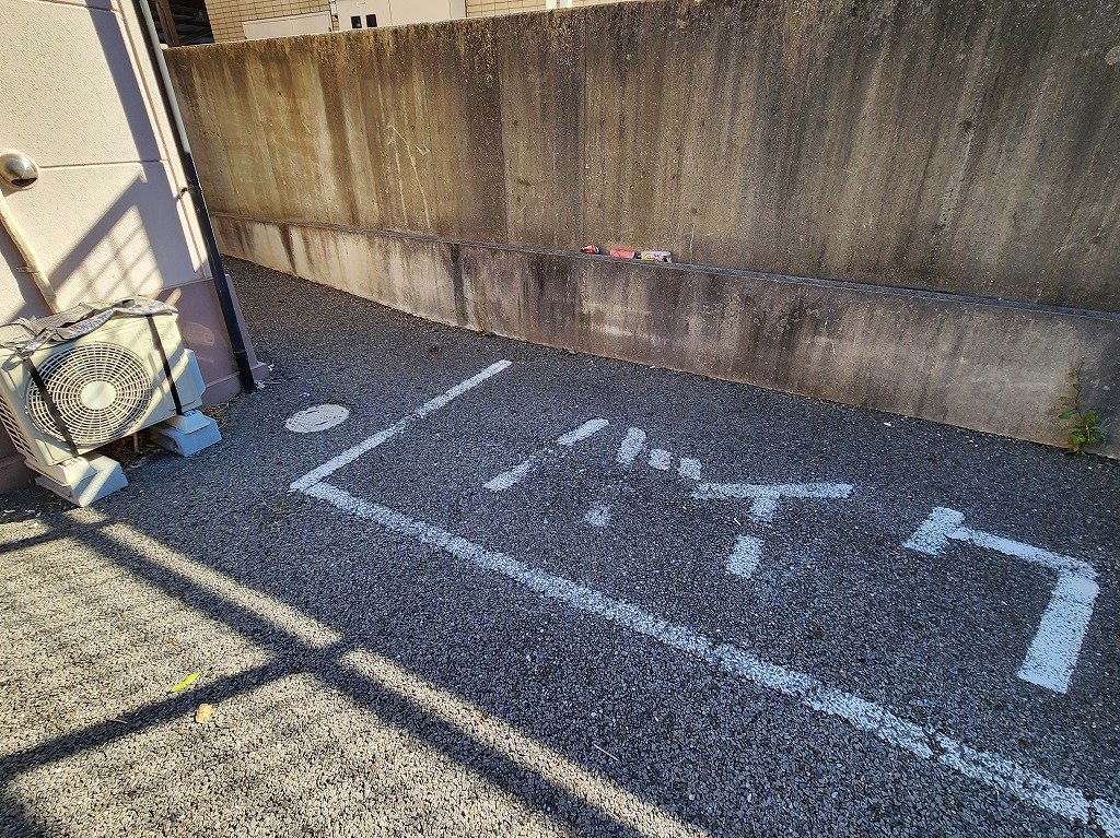 その他共有部分　バイク駐輪相談可　月額４，４００円　駐車場満車