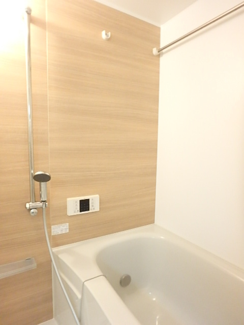 バス・シャワールーム　追い焚き機能付バスです