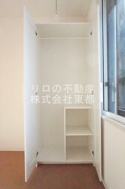 収納　ロングコート・ワンピースがかけられる縦長収納です！