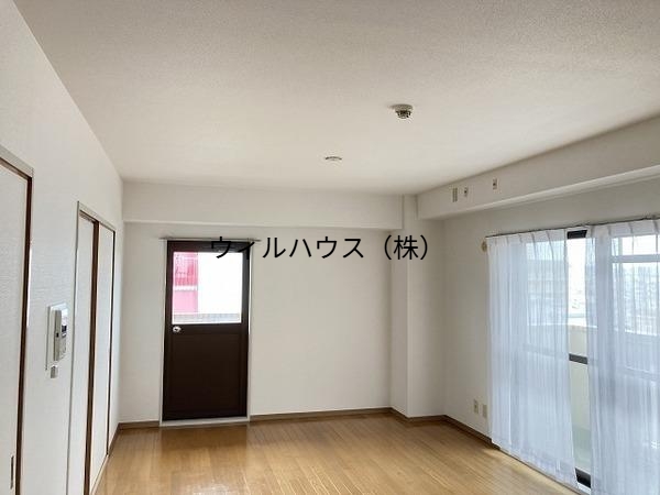 居室・リビング　フローリング！