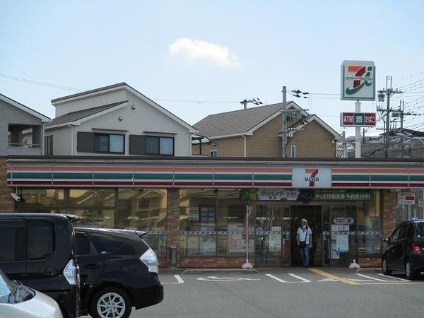 コンビニ　セブンイレブン高石加茂4丁目店（コンビニ）まで982m