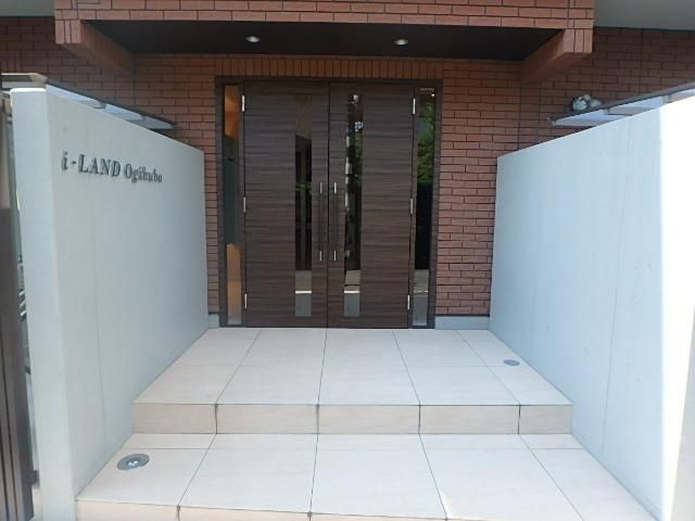 建物外観　正面玄関