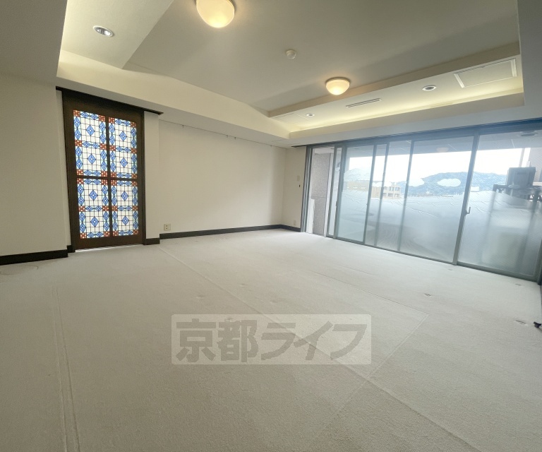 バス・シャワールーム　追い炊き機能付きの広い浴室。