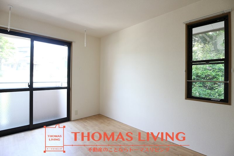 その他部屋・スペース　2面採光で日中も明るいですね。