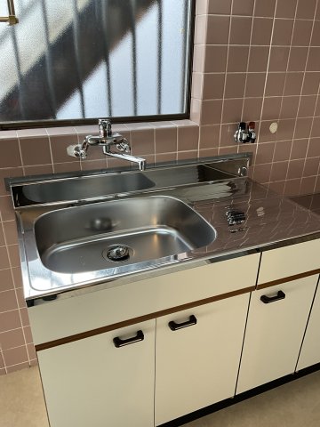 キッチン　流し台はリフォーム時に新品です。
