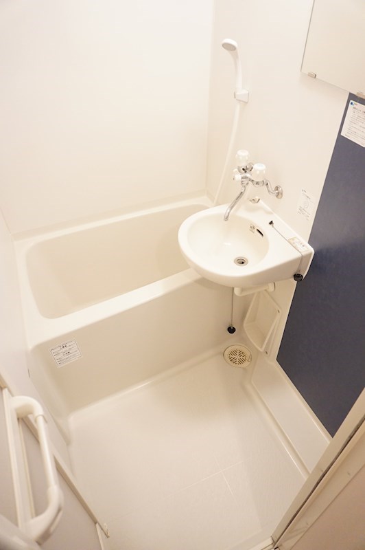 バス・シャワールーム　バス・トイレ独立設計で快適な毎日