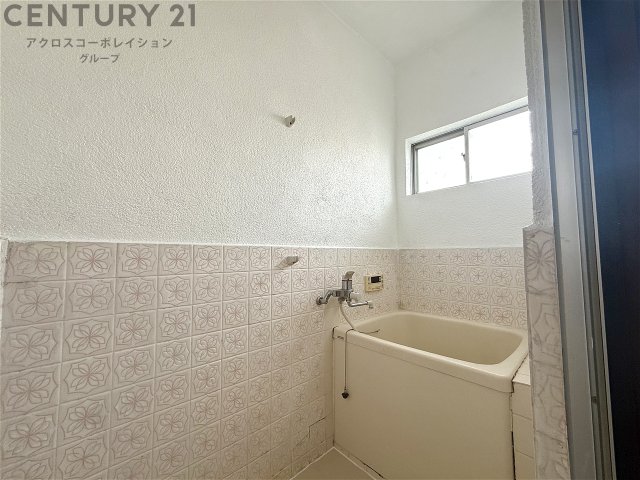 バス・シャワールーム　バストイレセパレートタイプのシンプルな浴室！