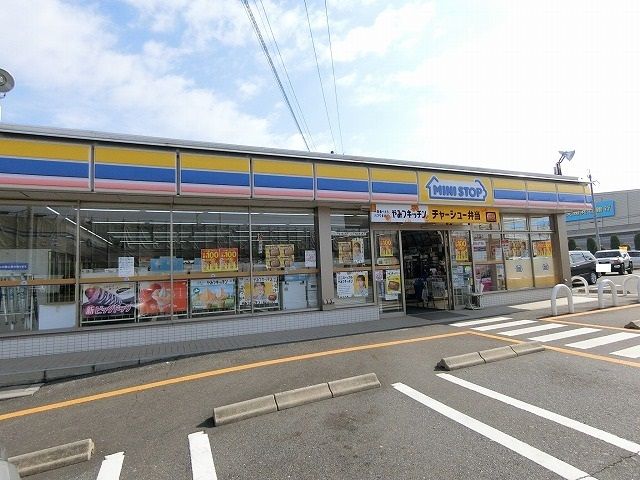 コンビニ　ミニストップ 安八氷取店（コンビニ）まで600m