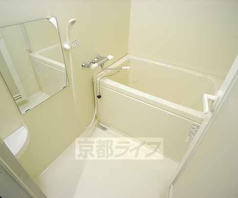 バス・シャワールーム　綺麗なお風呂です。