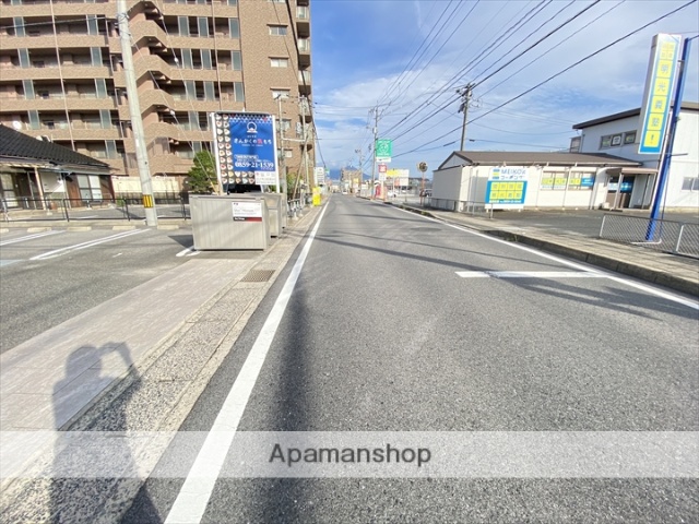 その他　前面道路（その他）まで0m