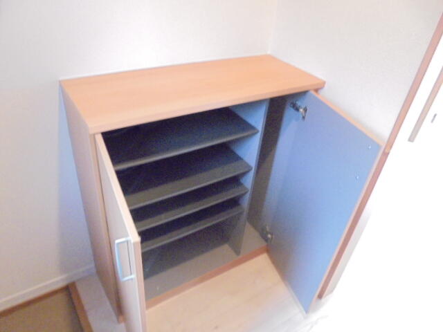 玄関　シューズボックス