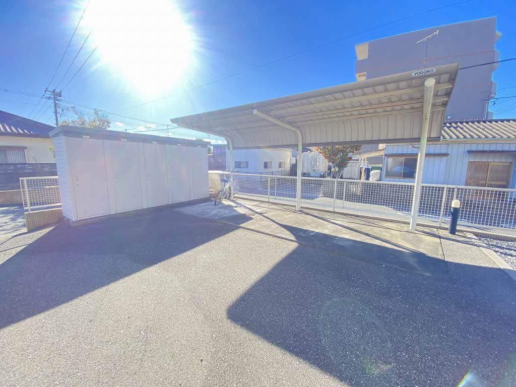 建物外観　ストッカー