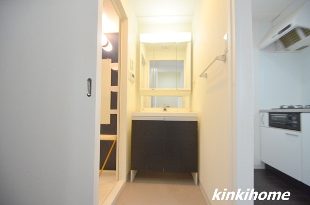 洗面設備　写真は別のお部屋です。（同タイプ）